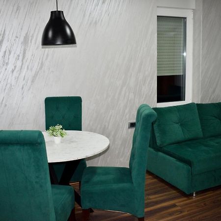Pink House Apartments Jagodina Dış mekan fotoğraf