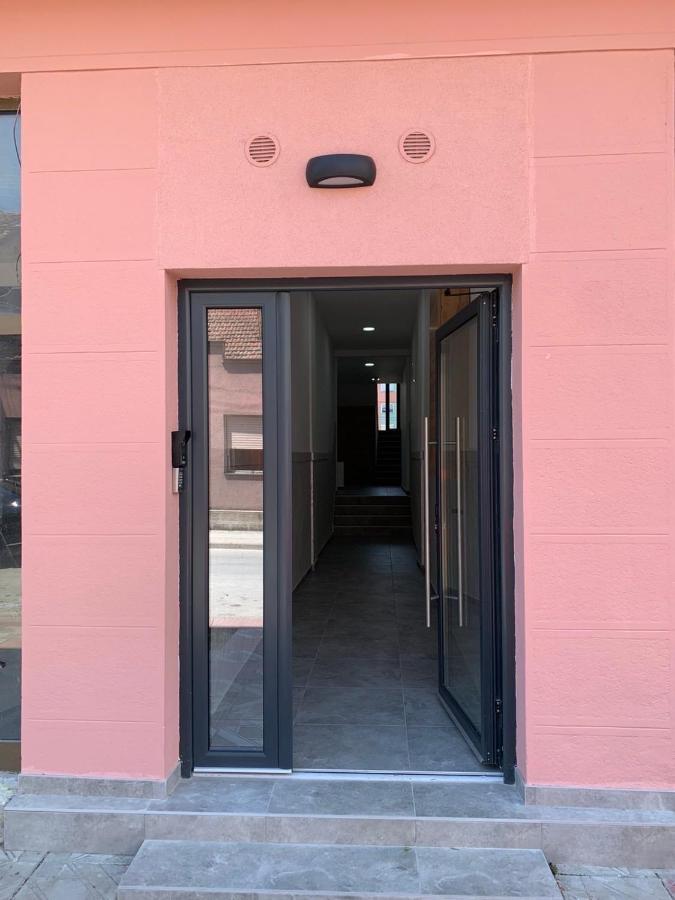 Pink House Apartments Jagodina Dış mekan fotoğraf