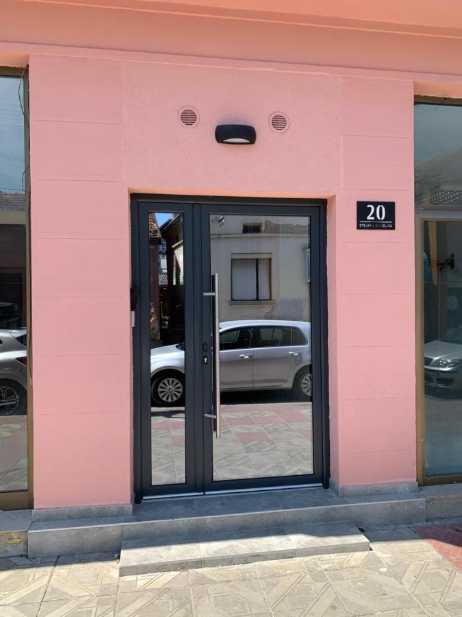 Pink House Apartments Jagodina Dış mekan fotoğraf